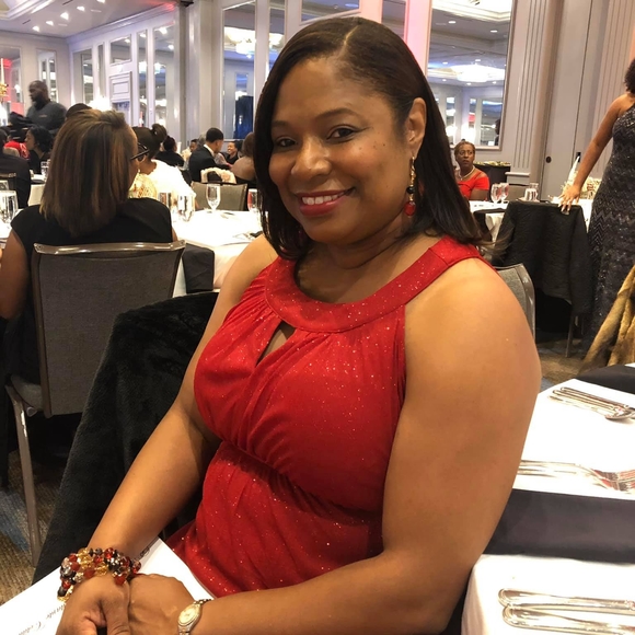 Meet your Posher, Temeka - Picture 1 of 1